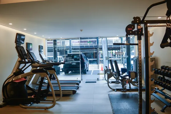 Ambiente de entrenamiento en GoMoving, Momentum Lindora, Santa Ana